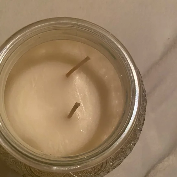 Vanilla Cashmere Scented Candle - Decorative Iridescent Jar - Picture 6 of 6